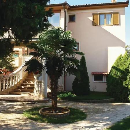 Apartment Apartment Peroj III