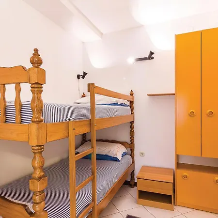Apartment Peroj III *