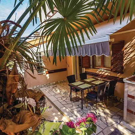 Apartment 2 Bedroom Stunning Apartment In Vodnjan