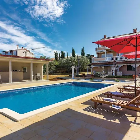 2 Bedroom Stunning Apartment In Vodnjan * Vodnjan
