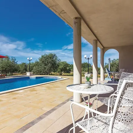 Peroj Iii Apartamento