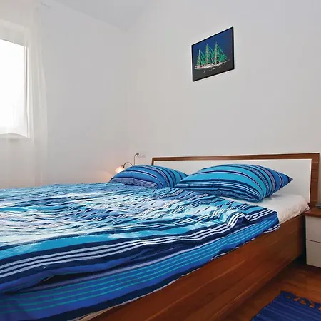 2 Bedroom Stunning Apartment In Vodnjan
